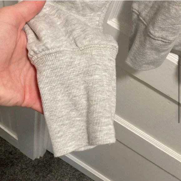 Universal Thread Sweatshirt - Picture 4 of 10